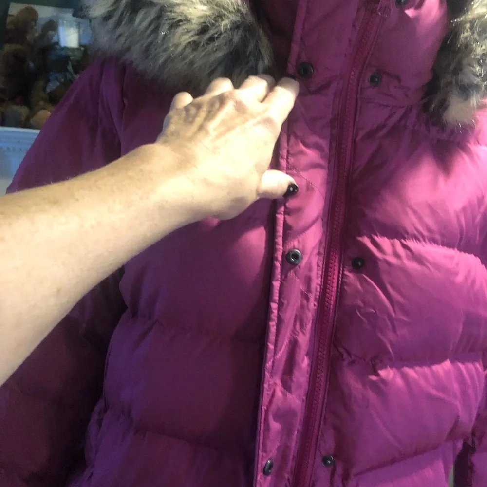 Lands' End Vibrant Magenta Puffer Coat with Faux Fur Trim - Picture 5 of 7